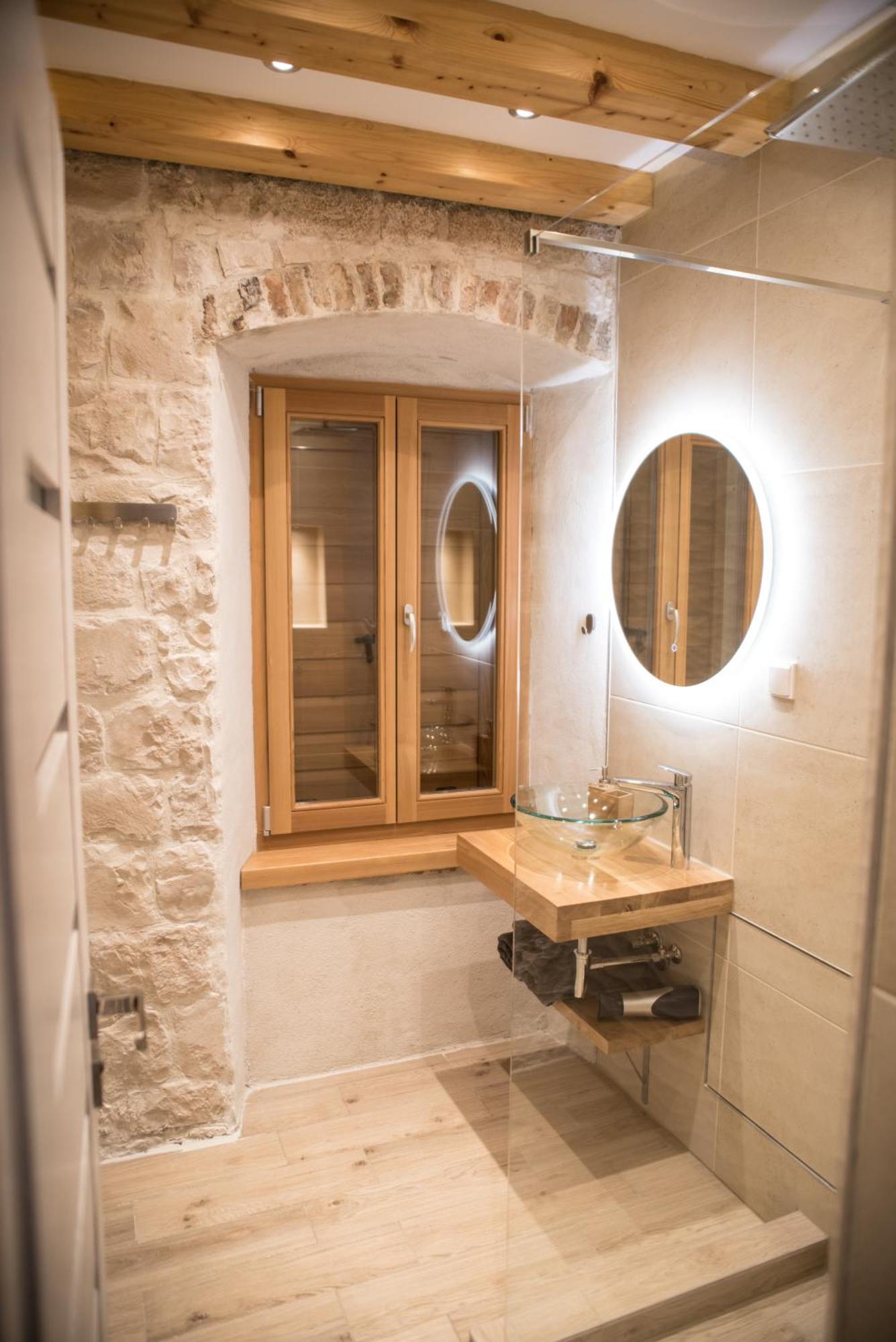 Limestone Heritage House 4*